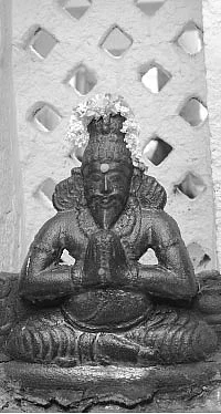 நாயன்மார் கதை சொல்லும் கருவறைச் சிற்பங்கள் !