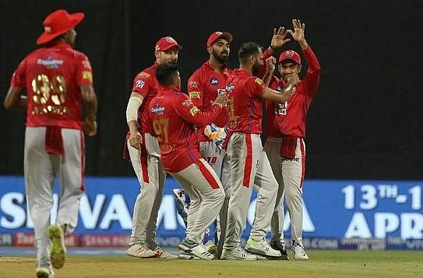 'என்னிடம் ஜாக்கிரதையாகவே இருங்கள்!' - கிண்டலாக தோனியை எச்சரித்த ப்ரீத்தி ஜிந்தா