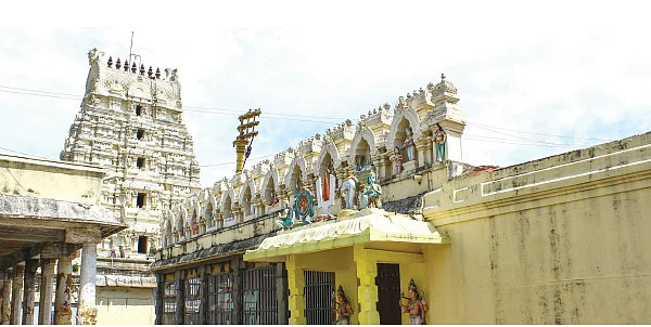 காசு வைத்து பூஜை செய்யும் பிரார்த்தனை கட்டம்