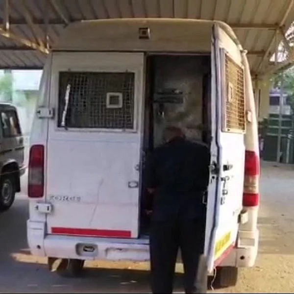உரிய ஆவணமின்றி கொண்டு செல்லப்பட்ட ரூ.2.28 கோடி தங்கம், வெள்ளி பறிமுதல்!