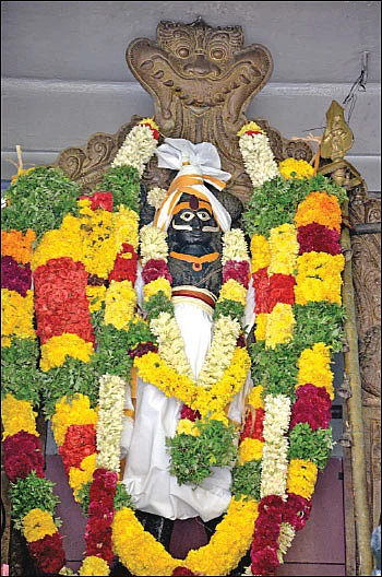 வேண்டியதை அருளும் வெள்ளிக்கிழமை தரிசனம்!