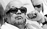 தலைவரை வந்து பார்க்கச் சொல்லும்மா...