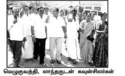 மிரட்டும் கவுன்சிலர்கள்... ரசிக்கும் மேயர்!