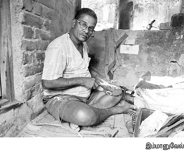 நாய் குரைத்தது; மனிதர் போலிருந்தவர்களோ கடித்தார்கள்... - ஆதவன் தீட்சண்யா