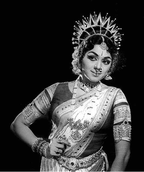 கன்னத்தில் அறைந்தார்... கார் வாங்கிக் கொடுத்தார்!