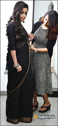 ஆசை: 'கபாலி'யும் கீர்த்தனாவும்!