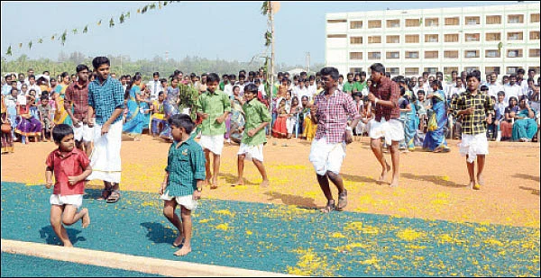 அசர வைத்த 1001 பொங்கல் !