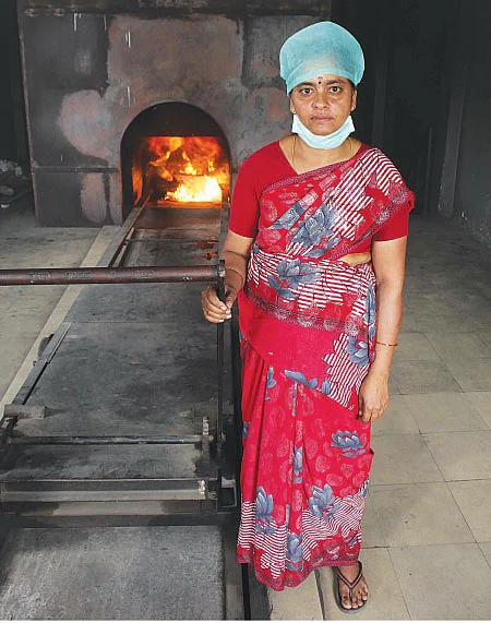 மயான புத்ரி! ஆச்சர்யமூட்டும் ஜெயந்தி