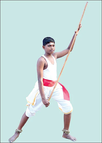 கிராமியக் கலைகளில் அசத்தும் ஆகாஷ்!