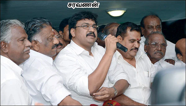 அம்பலமான பேரம் - "முகம் என்னுடையது... வாய்ஸ் டப்பிங்!"