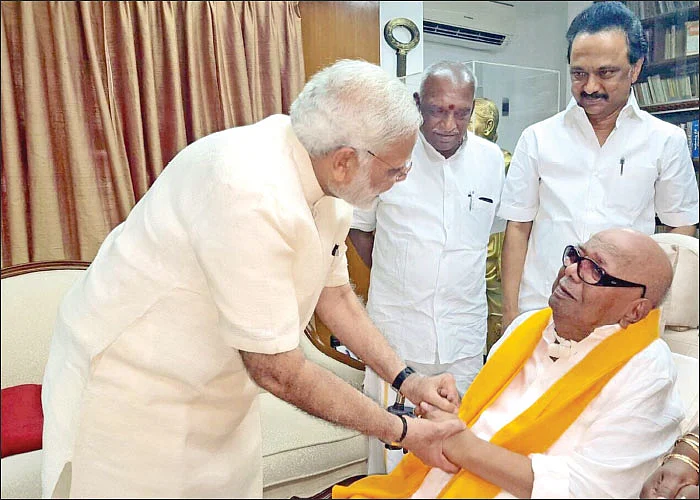 மிஸ்டர் கழுகு: கருணாநிதியைச் சந்தித்த மோடி - ராகுலுக்கு சொல்லப்பட்ட மெசேஜ்!
