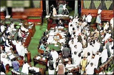 நாடாளுமன்றமா? நாடக அரங்கமா?
