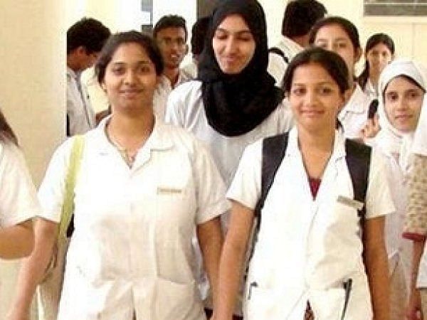 `மருத்துவக் கல்லூரிகளின் பெருக்கம் ஆபத்து!' - எச்சரிக்கை மணியடிக்கும் மருத்துவக் கவுன்சில்