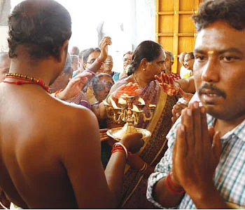 வேலுண்டு வினையில்லை!