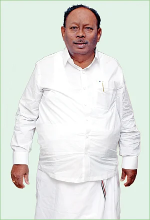 மனோஜ் பாண்டியனை எதிர்க்கும் பெரியப்பா! - களத்தில் மோதும் குடும்பம்!