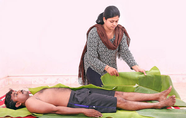 புத்துணர்வு தரும் வாழை இலைக் குளியல்!