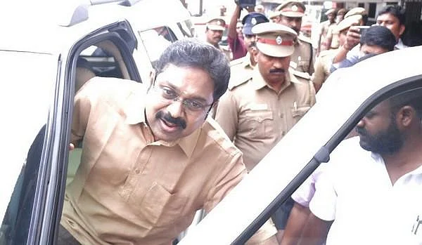 `ஸ்டாலினோடு சேர்ந்து ஆட்சியைக் கவிழ்ப்பாரா தினகரன்?!' - எடப்பாடி பழனிசாமி கொடுத்த புது விளக்கம்