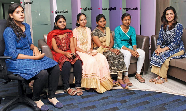 உங்ககிட்ட தனுஷ் நம்பர் இருக்கா?