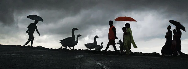 "தன்னம்பிக்கை வானளவு... மீள்வோம்தன்னாலே!'