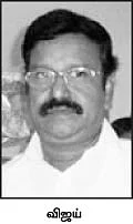கேம்ப் நடத்தும் மருத்துவமனைகள்.. ஆள் பிடிக்கும் செவிலியர்கள்!