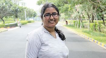 'அவசியம்தானா ஐபுரோ ஷேப்பிங், ஹேர் கட்,லிப்ஸ்டிக்..?'