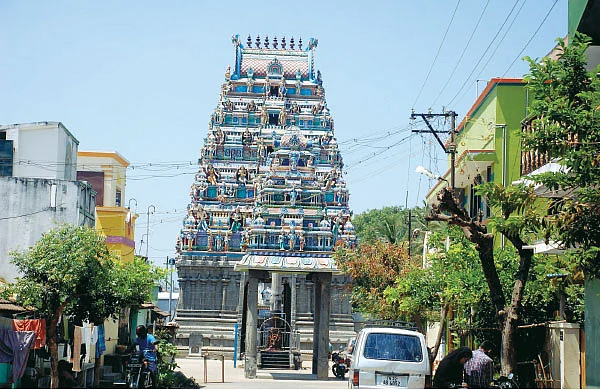 ஹயக்ரீவர் எதிரில் கலைமகள்!