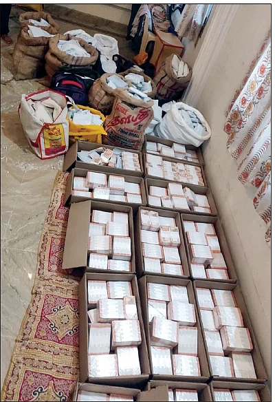 அடாவடி ஆணையம்... ஆட்டிப்படைக்கும் ஐ.டி! - தில்லுமுல்லு தேர்தல்