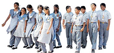 சுட்டிகள் சென்ற கோட்டை உலா !