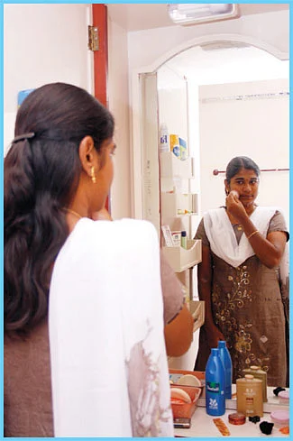 பெண்களுக்கு கண்ணீர் குறைவு