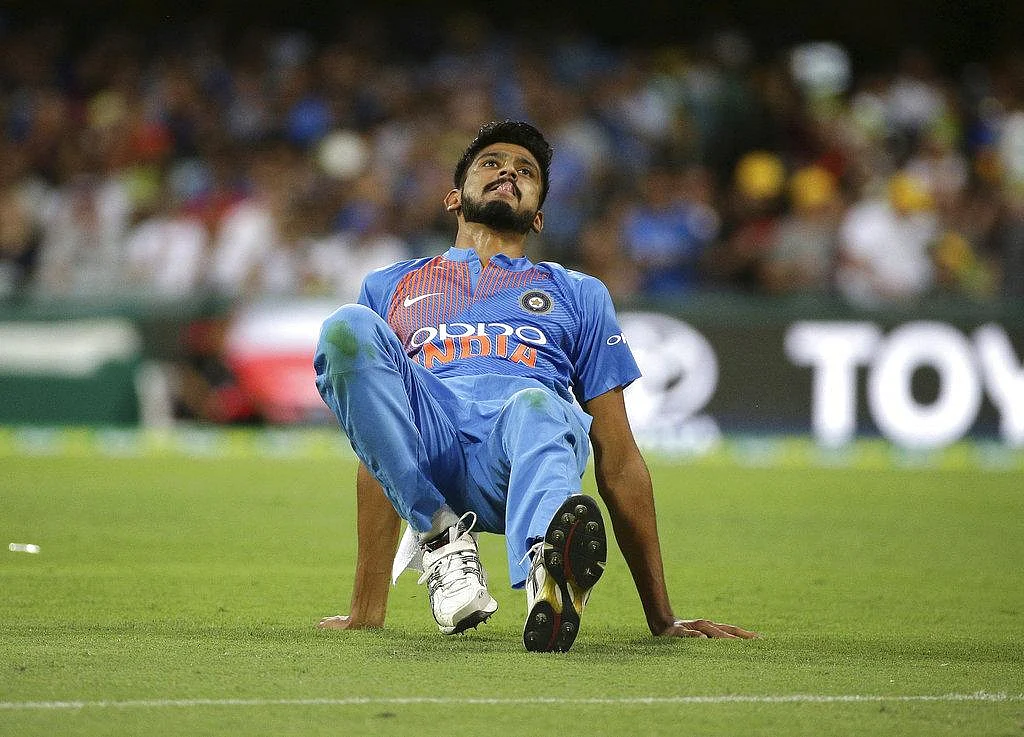 கோலி 4, ரோஹித் 7, குருனால் 55... வெல்கம் டூ ஆஸ்திரேலியா! #AUSvIND
