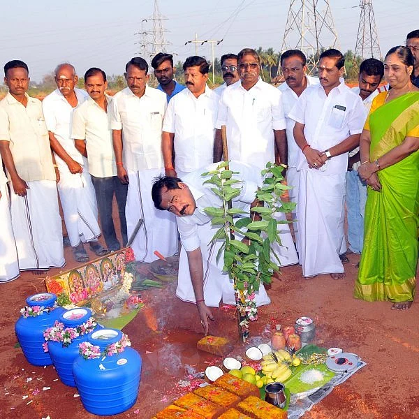 ஆக்கிரமிப்பாளர்கள், வாடகைதாரர்களுக்கு அரசு கட்டிக்கொடுக்கும் அடுக்குமாடி வீடுகள்!