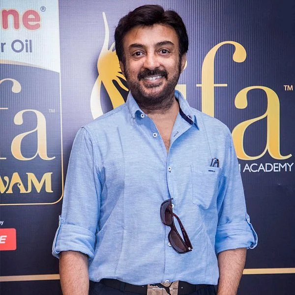 "படம் ஹிட்டானாலும் சரி, பிறந்தநாளானாலும் சரி... கொண்டாட்டம் பிடிக்காது!" - 'மைக்' மோகன் #HBDMohan