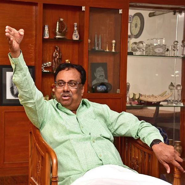 பொதுவாழ்க்கைக்கு வந்ததும் நடனம் ஆடுவதை நிறுத்திவிட்டேன்! - ஈ.வி.கே.எஸ்.இளங்கோவன்