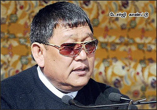 மேகங்கள் விழுங்கும் முதல்வர்கள்!