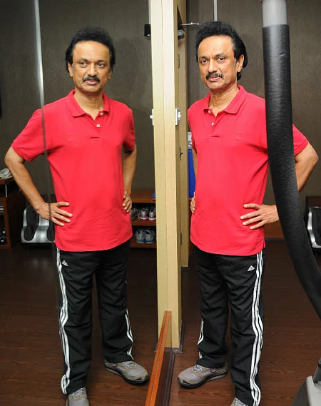 குடும்பத்தை நேசித்தால் புகைப்பதை நிறுத்துங்கள்!