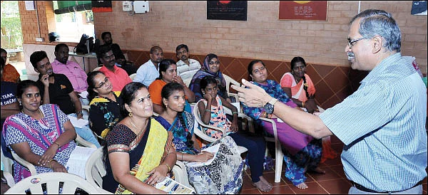 “ஒரு கதை சொல்வீங்களா சார்?”