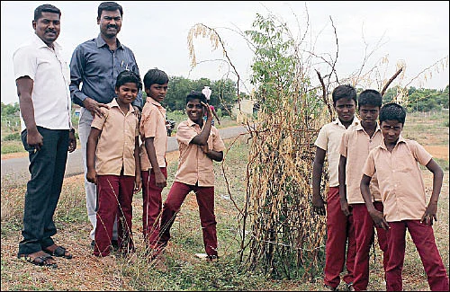 கனவு ஆசிரியர் - பசுமையைப் போதிக்கும் தமிழாசிரியர்