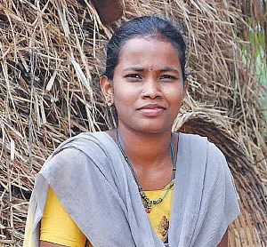 வீட்டில் வறுமை... மார்க்ஷீட்டில் செம்மை!