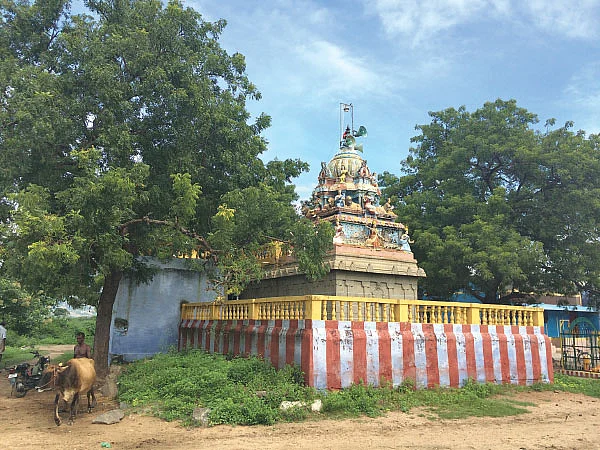 ஆபரணங்களை காத்தருளும் அரியமாணிக்கம்!