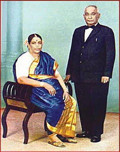 ஏ.ஆர்.குமார் மனைவியுடன்