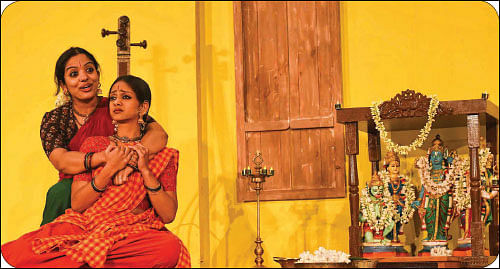 மும்மூர்த்திகளின் மேடை!