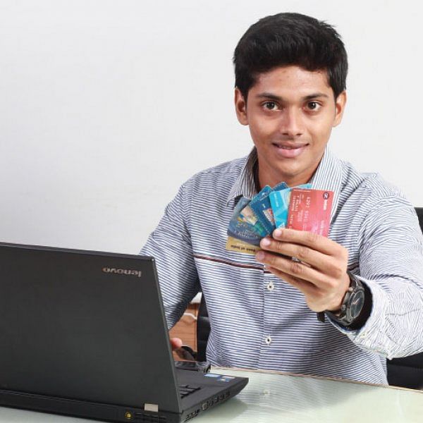 போட்டித் தோ்வுகளில் பொருளாதாரம் - 15 - கிரெடிட் கார்டு வரவா... செலவா?