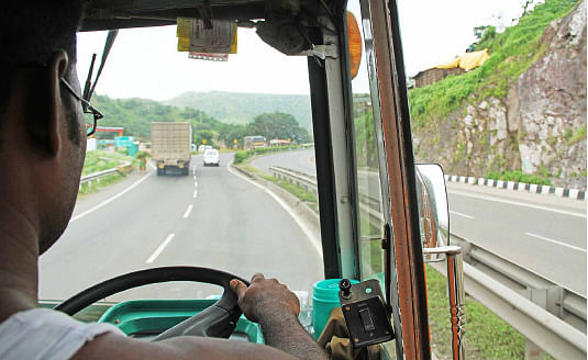 நெடுஞ்சாலை வாழ்க்கை!