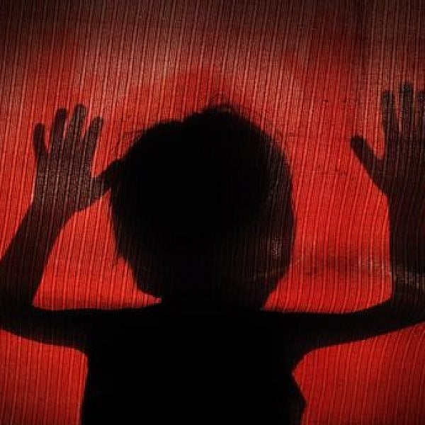 சென்னை: அம்மா வீட்டில் இல்லாத நேரத்தில் மகள்களுக்கு நடந்த கொடூரம் - போக்சோவில் கைதான நபர்