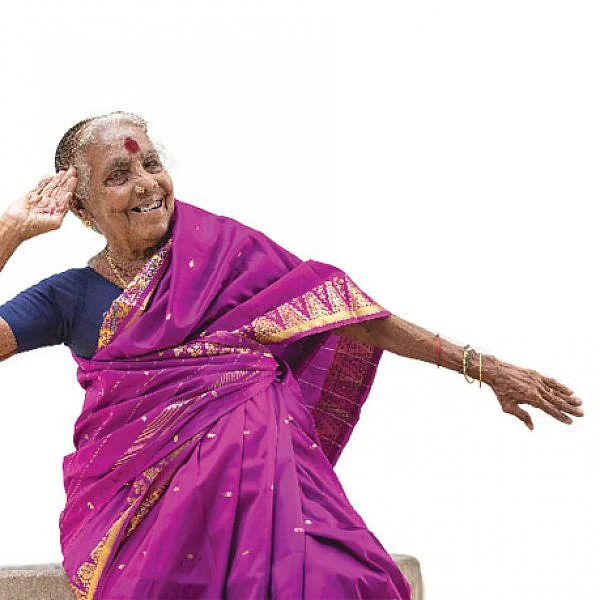 ``நான் மட்டும்தான் உயிரோட இருக்கேன்!” - 80 வயதிலும் சதிர் ஆடும் முத்துக்கண்ணம்மா