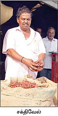 இது, சிறுதானியங்களின் சங்கமம்... திருப்பூர் வேளாண் விற்பனைக்கூடம்...