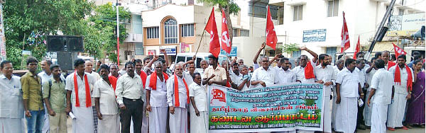 கத்தி போய், வாள் வந்தது ...
