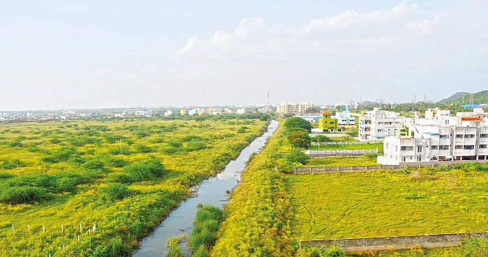 ஏரிகளின் மேல் புற நகரங்கள்!