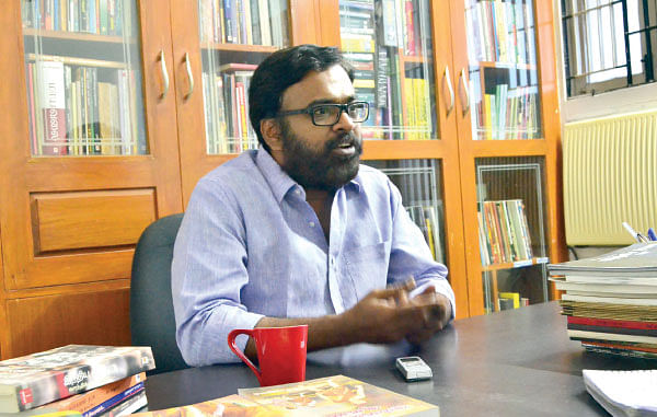 ஒரு வரி... ஒரு நெறி! - 14 - “பாடத்தை ரொம்பப் படிக்காதே... படிச்ச முட்டாள் பத்துப் பேரை தினமும் பார்க்கிறேன்!
