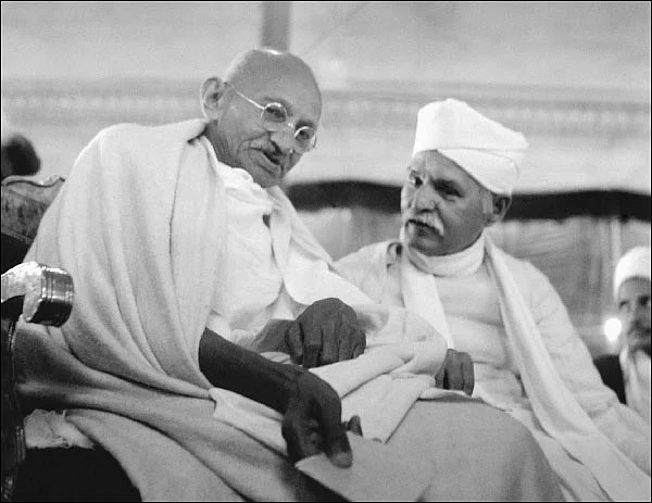 காந்திஜி - வாழ்வும்... வரலாறும்!